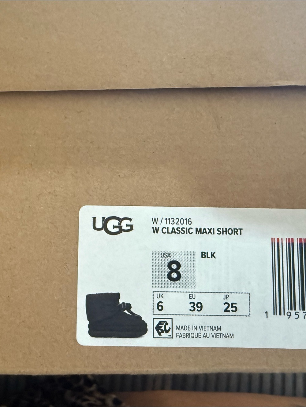 UGG Men Classic Maxi Short Boots - Black